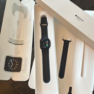 Apple Watch Series 3 38 MM. No scratches, excellent condition Smartwatch